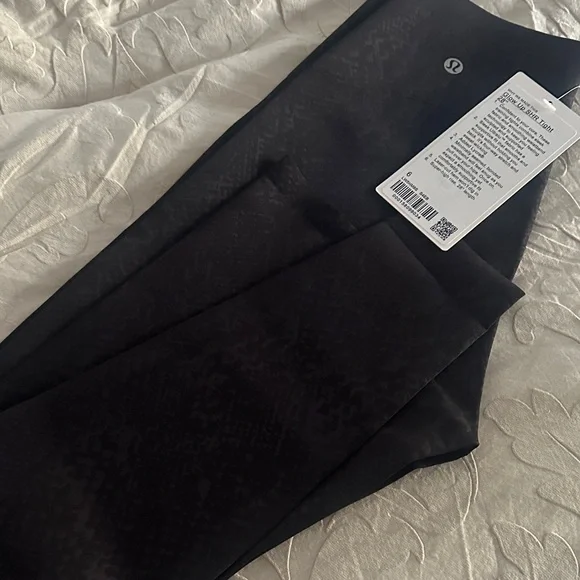 lululemon Black Jacquard Leggings with Logo - Picture 3 of 3
